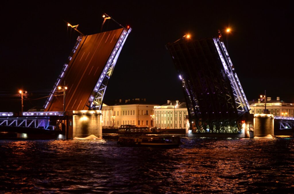 Трансфер в Санкт-Петербург